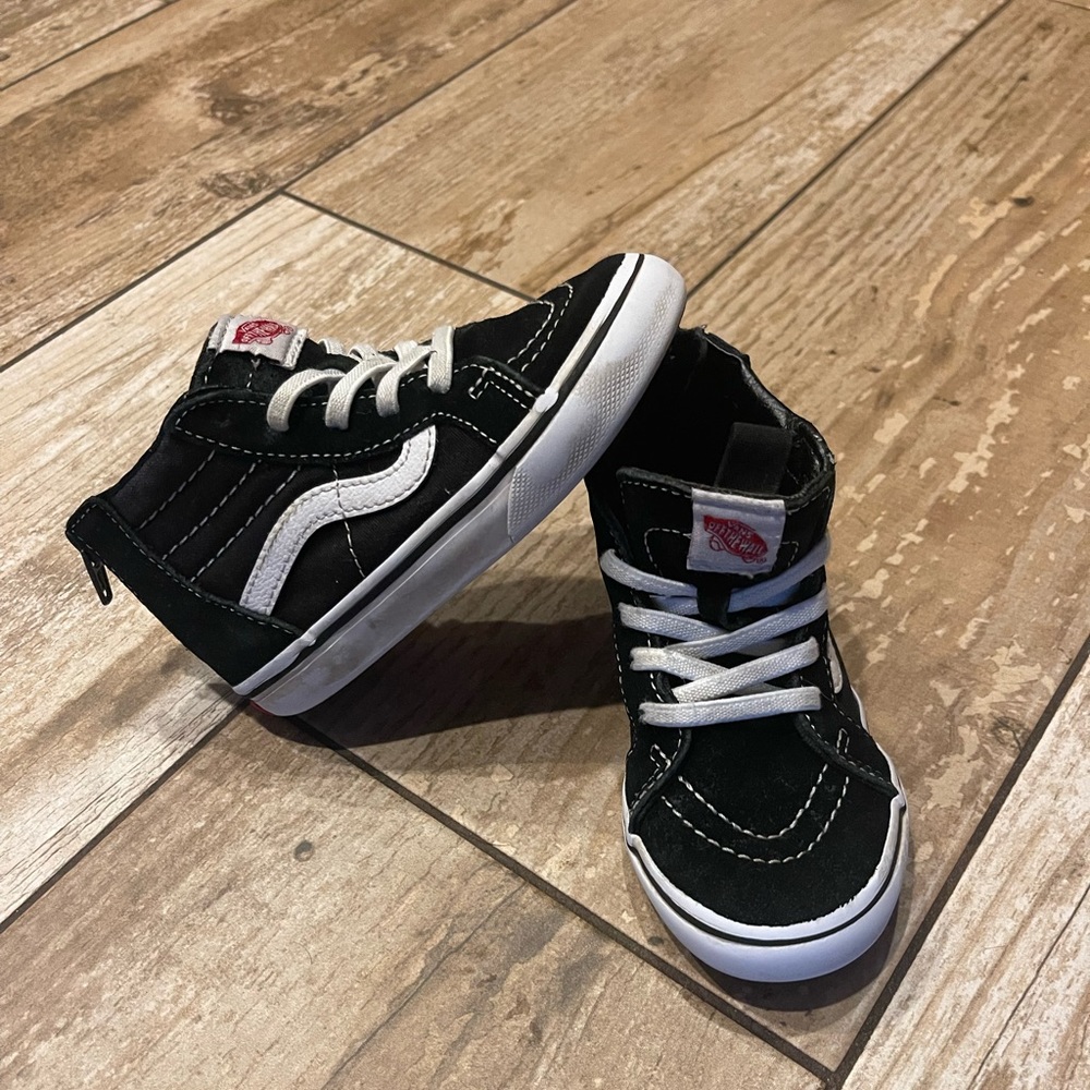 Toddler High Top Vans (no tie) size 8